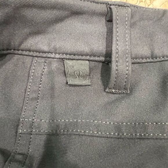 Lululemon Men's ABC Classic Pant Obsidian Size 31 Casual Dress Pants - Picture 3 of 4